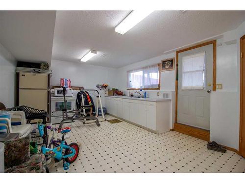 27 Craig Road Se, Medicine Hat, AB - Indoor