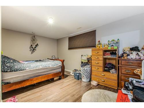 251 Hamptons Way Se, Medicine Hat, AB - Indoor Photo Showing Bedroom