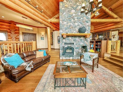 39577 Range Road 20-1, Rural Stettler No. 6, County Of, AB - Indoor Photo Showing Living Room With Fireplace