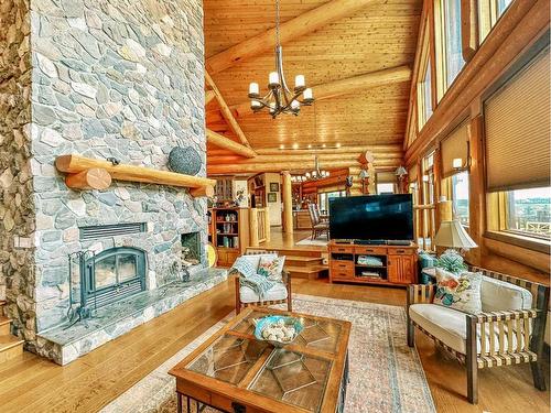 39577 Range Road 20-1, Rural Stettler No. 6, County Of, AB - Indoor Photo Showing Living Room With Fireplace