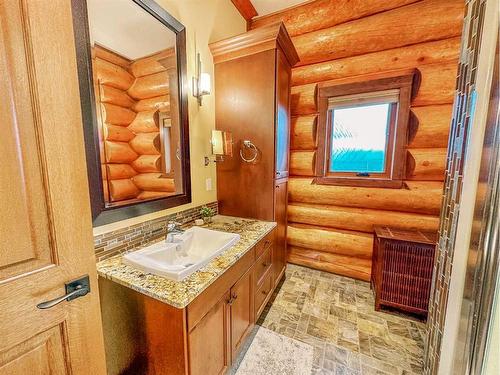 39577 Range Road 20-1, Rural Stettler No. 6, County Of, AB - Indoor Photo Showing Bathroom