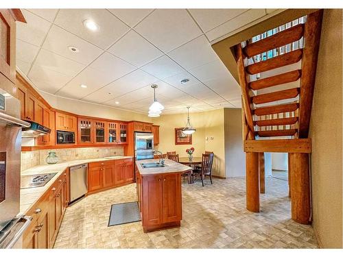 39577 Range Road 20-1, Rural Stettler No. 6, County Of, AB - Indoor Photo Showing Kitchen