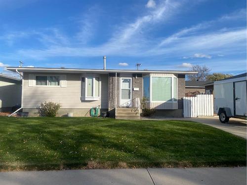 2287 20 Avenue Se, Medicine Hat, AB - Outdoor