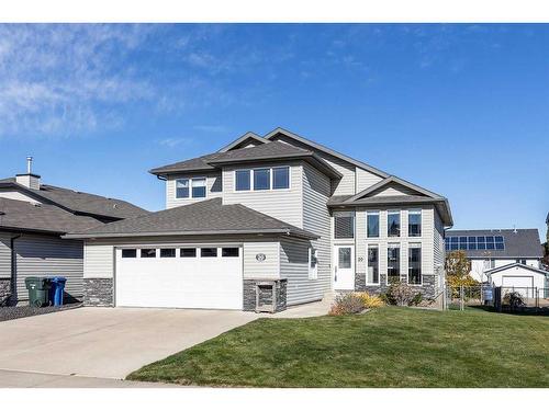 20 Cottonwood Close Sw, Medicine Hat, AB - Outdoor With Facade