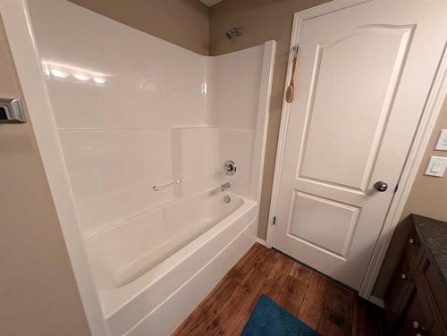 139 Southlands Pointe Se, Medicine Hat, AB - Indoor Photo Showing Bathroom