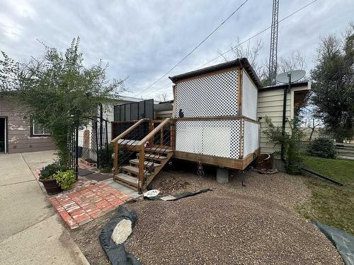 211 Centre Street, Empress, AB - Outdoor