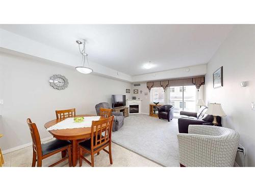 207-2800 13 Avenue Se, Medicine Hat, AB - Indoor Photo Showing Dining Room