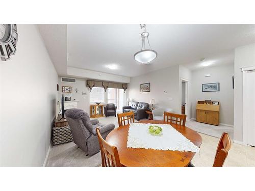 207-2800 13 Avenue Se, Medicine Hat, AB - Indoor Photo Showing Other Room