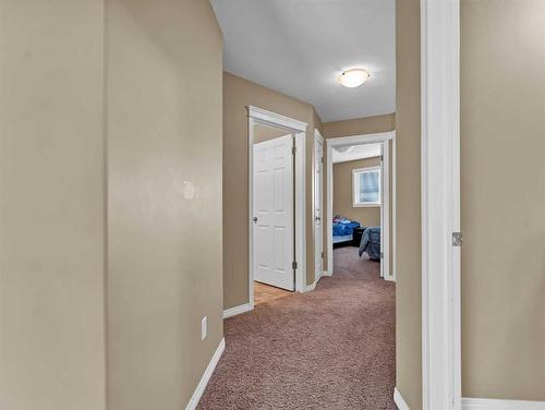 53 Hamptons Way Se, Medicine Hat, AB - Indoor Photo Showing Other Room