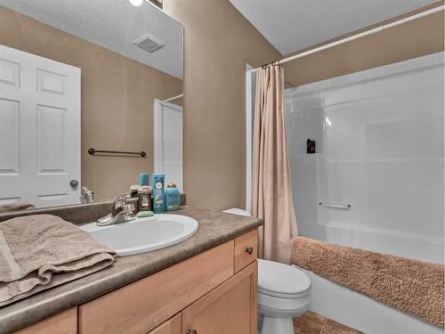 53 Hamptons Way Se, Medicine Hat, AB - Indoor Photo Showing Bathroom