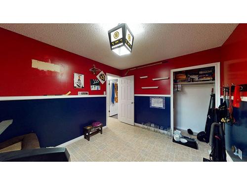 633 6 Street Se, Redcliff, AB - Indoor