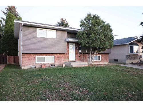 633 6 Street Se, Redcliff, AB - Outdoor