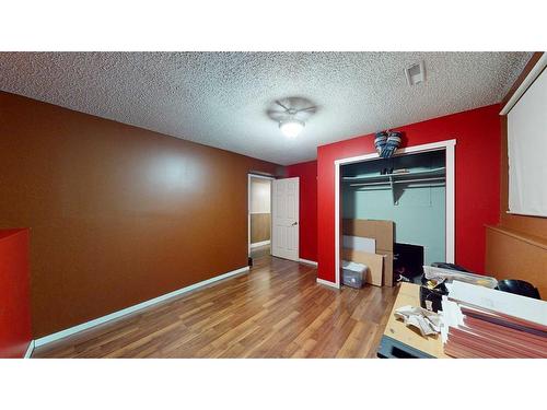 633 6 Street Se, Redcliff, AB - Indoor