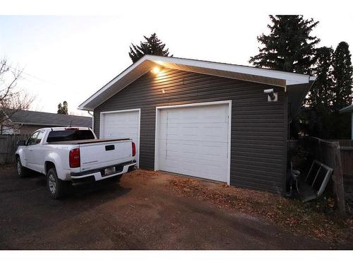 633 6 Street Se, Redcliff, AB - Outdoor With Exterior