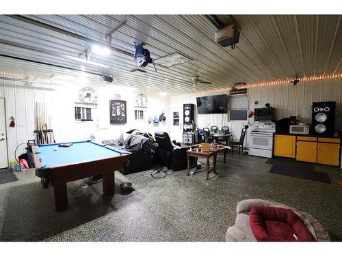 633 6 Street Se, Redcliff, AB - Indoor Photo Showing Other Room