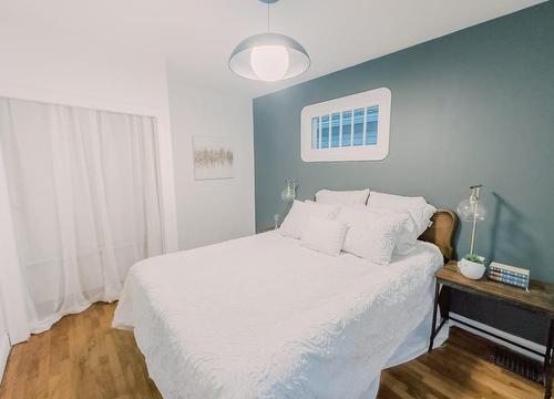 5718 50A Avenue, Stettler, AB - Indoor Photo Showing Bedroom