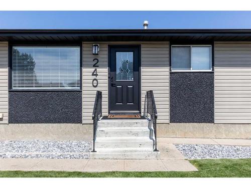 240 Shepherd Crescent Se, Medicine Hat, AB - Outdoor