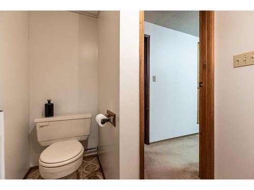 454 Hilton Crescent Ne, Medicine Hat, AB - Indoor Photo Showing Bathroom