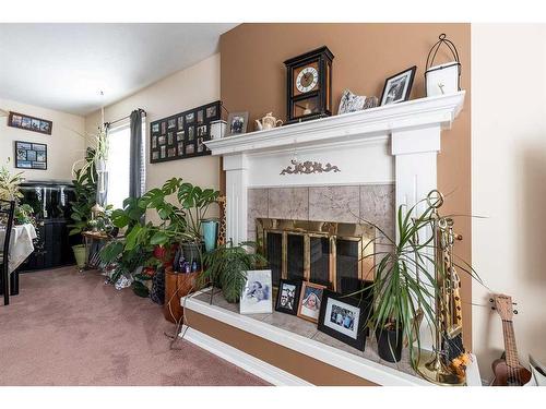 454 Hilton Crescent Ne, Medicine Hat, AB - Indoor With Fireplace