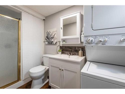 409 3 Street, Rural Cypress County, AB - Indoor Photo Showing Laundry Room