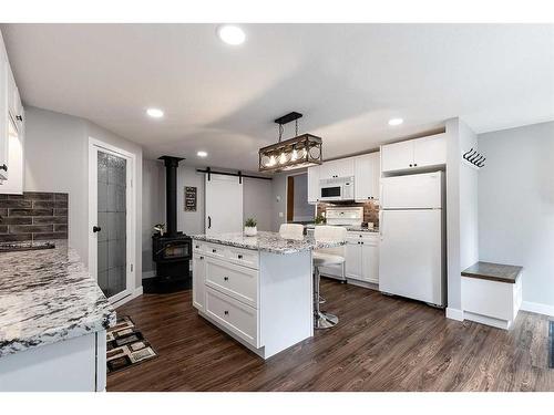 409 3 Street, Rural Cypress County, AB - Indoor Photo Showing Kitchen With Upgraded Kitchen