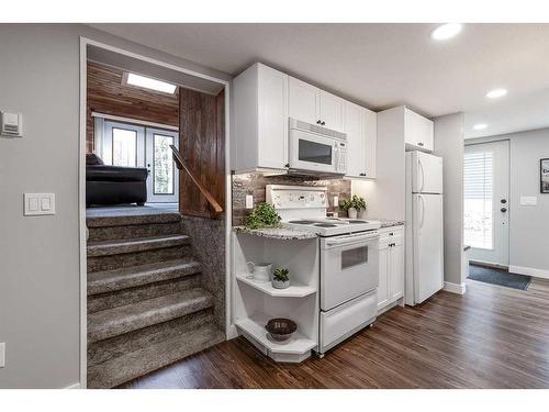 409 3 Street, Rural Cypress County, AB - Indoor Photo Showing Kitchen