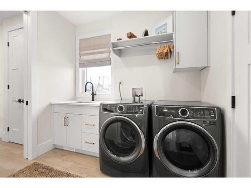 302 Yuma Court, Dunmore, AB - Indoor Photo Showing Laundry Room