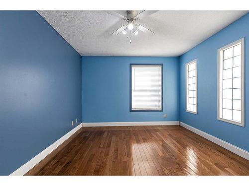 176 1 Street Sw, Medicine Hat, AB - Indoor Photo Showing Other Room