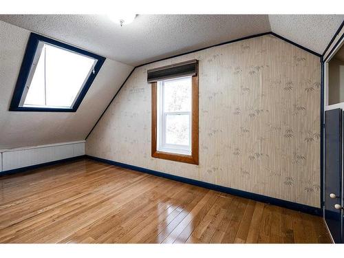 176 1 Street Sw, Medicine Hat, AB - Indoor Photo Showing Other Room