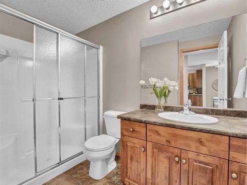 415-194 Sunrise Circle Sw, Medicine Hat, AB - Indoor Photo Showing Bathroom