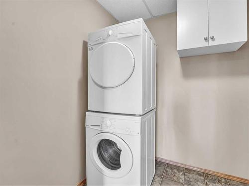 415-194 Sunrise Circle Sw, Medicine Hat, AB - Indoor Photo Showing Laundry Room