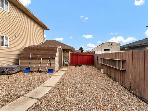 905 Ross Glen Drive Se, Medicine Hat, AB - Outdoor With Exterior