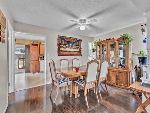 905 Ross Glen Drive Se, Medicine Hat, AB - Indoor Photo Showing Dining Room