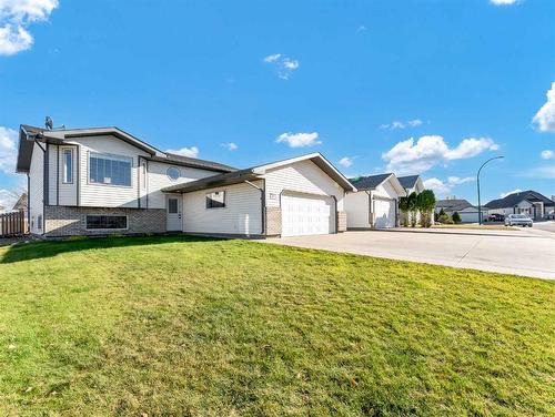 63 Hudson Crescent Ne, Medicine Hat, AB - Outdoor