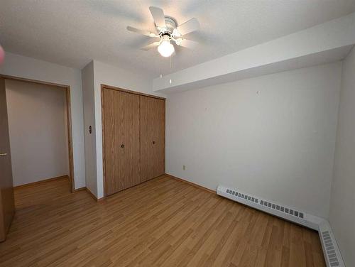 102-3090 15 Avenue Se, Medicine Hat, AB - Indoor Photo Showing Other Room