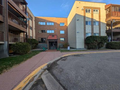 102-3090 15 Avenue Se, Medicine Hat, AB - Outdoor With Balcony With Facade