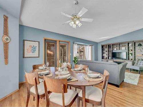 51 Park Meadows Lane Se, Medicine Hat, AB - Indoor Photo Showing Dining Room