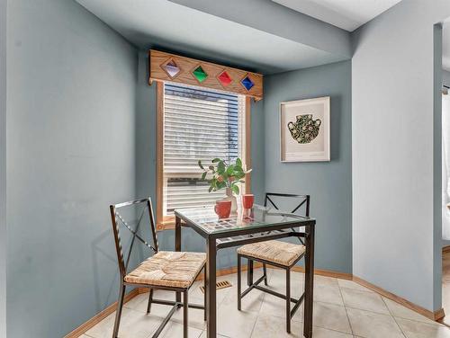 51 Park Meadows Lane Se, Medicine Hat, AB - Indoor Photo Showing Dining Room