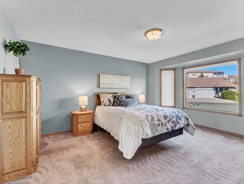 51 Park Meadows Lane Se, Medicine Hat, AB - Indoor Photo Showing Bedroom