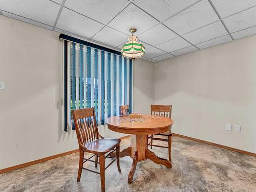 51 Park Meadows Lane Se, Medicine Hat, AB - Indoor Photo Showing Dining Room