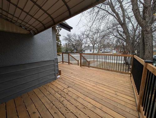 810B 5 Street Se, Medicine Hat, AB - Outdoor With Deck Patio Veranda With Exterior