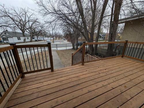 810B 5 Street Se, Medicine Hat, AB - Outdoor With Deck Patio Veranda With Exterior