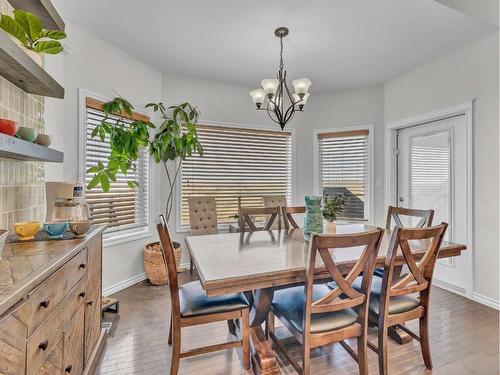 115 Terrace View Ne, Medicine Hat, AB - Indoor Photo Showing Dining Room