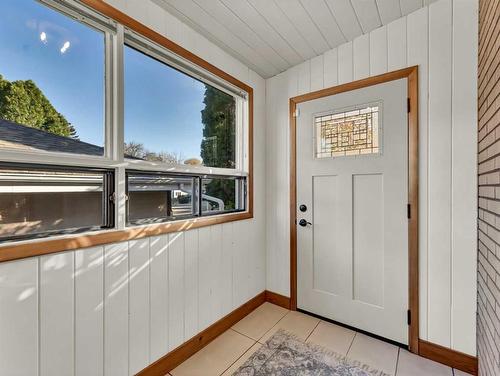 144 2 Street Sw, Medicine Hat, AB - Indoor Photo Showing Other Room