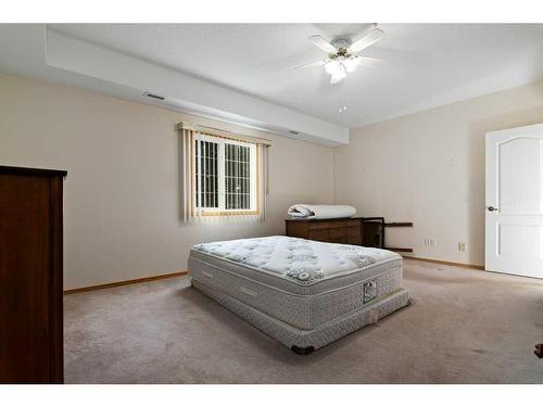 219A-278 Park Meadows Drive Se, Medicine Hat, AB - Indoor Photo Showing Bedroom