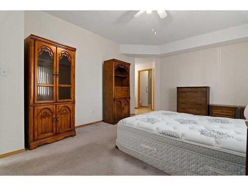 219A-278 Park Meadows Drive Se, Medicine Hat, AB - Indoor Photo Showing Bedroom