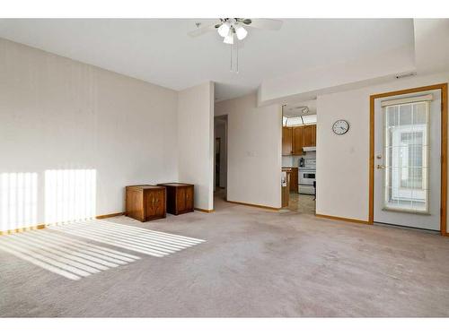 219A-278 Park Meadows Drive Se, Medicine Hat, AB - Indoor Photo Showing Other Room