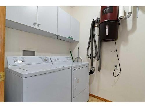 219A-278 Park Meadows Drive Se, Medicine Hat, AB - Indoor Photo Showing Laundry Room