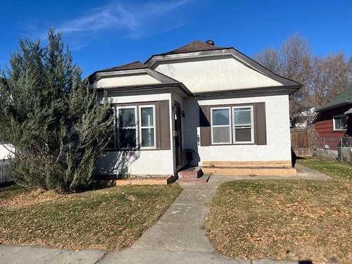 1018 Dominion Street Se, Medicine Hat, AB - Outdoor