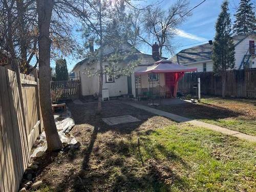 1018 Dominion Street Se, Medicine Hat, AB - Outdoor